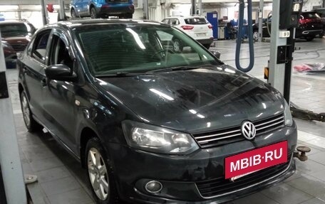 Volkswagen Polo VI (EU Market), 2013 год, 864 000 рублей, 2 фотография