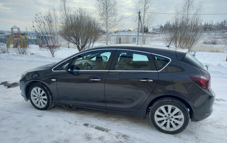 Opel Astra J, 2013 год, 1 050 000 рублей, 2 фотография