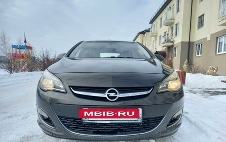 Opel Astra J, 2013 год, 1 050 000 рублей, 10 фотография