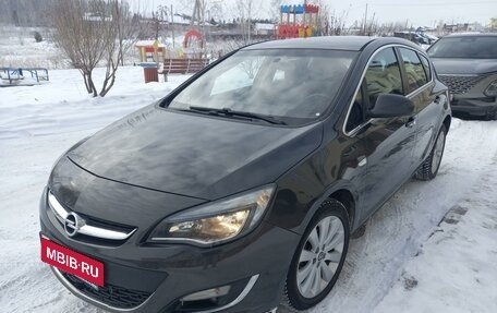 Opel Astra J, 2013 год, 1 050 000 рублей, 4 фотография