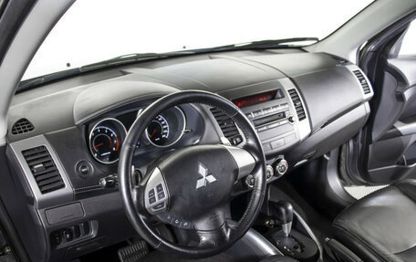 Mitsubishi Outlander III рестайлинг 3, 2010 год, 1 245 000 рублей, 20 фотография