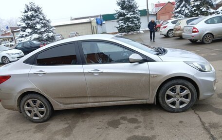 Hyundai Solaris II рестайлинг, 2011 год, 870 000 рублей, 1 фотография