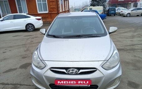 Hyundai Solaris II рестайлинг, 2011 год, 870 000 рублей, 2 фотография