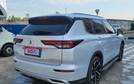 Mitsubishi Outlander, 2023 год, 3 000 000 рублей, 4 фотография