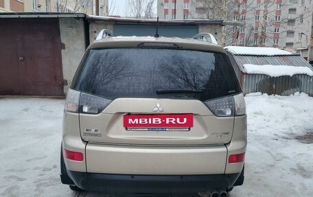 Mitsubishi Outlander III рестайлинг 3, 2007 год, 1 300 000 рублей, 2 фотография