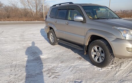 Toyota Land Cruiser Prado 120 рестайлинг, 2003 год, 1 620 000 рублей, 21 фотография