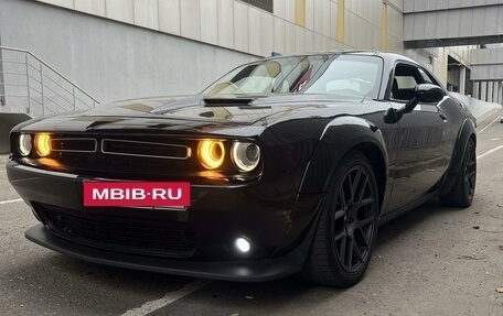 Dodge Challenger III рестайлинг 2, 2015 год, 3 400 000 рублей, 9 фотография