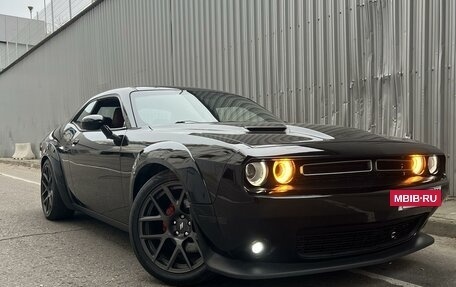 Dodge Challenger III рестайлинг 2, 2015 год, 3 400 000 рублей, 7 фотография