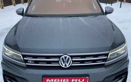 Volkswagen Tiguan II, 2019 год, 3 400 000 рублей, 2 фотография