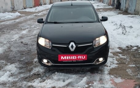 Renault Logan II, 2015 год, 590 000 рублей, 4 фотография