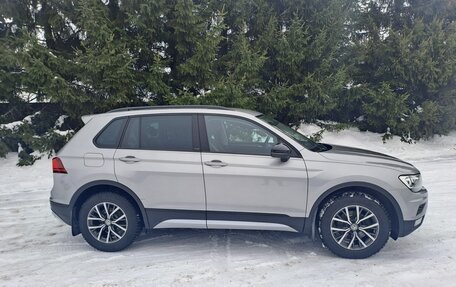 Volkswagen Tiguan II, 2019 год, 2 250 000 рублей, 2 фотография