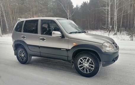 Chevrolet Niva I рестайлинг, 2009 год, 550 000 рублей, 2 фотография