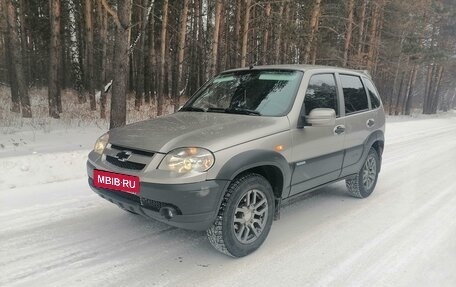 Chevrolet Niva I рестайлинг, 2009 год, 550 000 рублей, 3 фотография