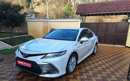 Toyota Camry, 2021 год, 2 700 000 рублей, 1 фотография