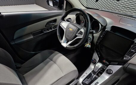 Chevrolet Cruze II, 2010 год, 700 000 рублей, 26 фотография