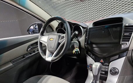 Chevrolet Cruze II, 2010 год, 700 000 рублей, 25 фотография