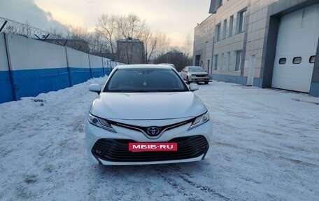 Toyota Camry, 2018 год, 2 399 999 рублей, 2 фотография