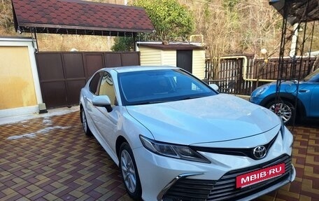 Toyota Camry, 2021 год, 2 700 000 рублей, 3 фотография