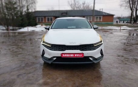 KIA K5, 2023 год, 2 800 000 рублей, 1 фотография