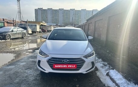 Hyundai Elantra VI рестайлинг, 2016 год, 1 800 000 рублей, 3 фотография