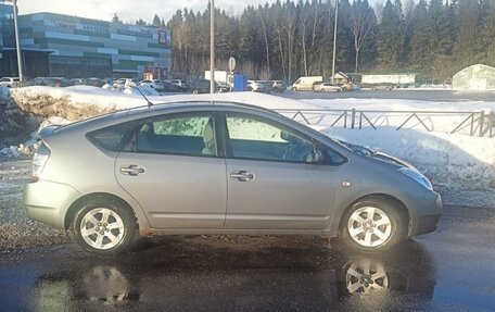 Toyota Prius, 2004 год, 450 000 рублей, 2 фотография