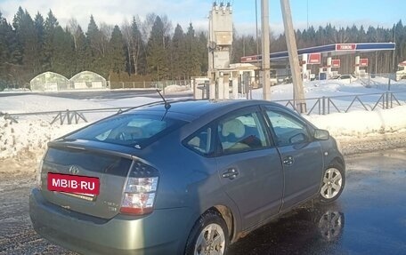 Toyota Prius, 2004 год, 450 000 рублей, 3 фотография