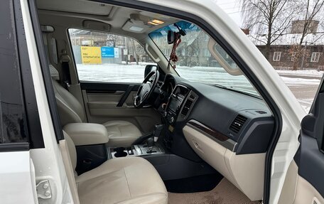 Mitsubishi Pajero IV, 2019 год, 3 999 000 рублей, 12 фотография