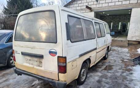 Nissan Urvan III, 1990 год, 120 000 рублей, 4 фотография