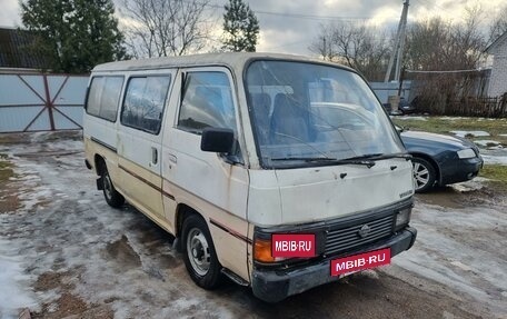 Nissan Urvan III, 1990 год, 120 000 рублей, 2 фотография