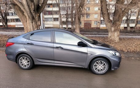 Hyundai Solaris II рестайлинг, 2011 год, 970 000 рублей, 3 фотография