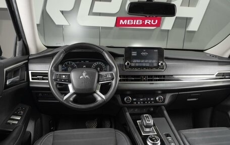 Mitsubishi Outlander, 2023 год, 4 725 000 рублей, 6 фотография