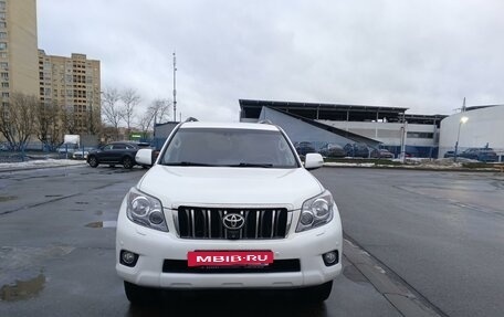 Toyota Land Cruiser Prado 150 рестайлинг 2, 2013 год, 3 750 000 рублей, 10 фотография