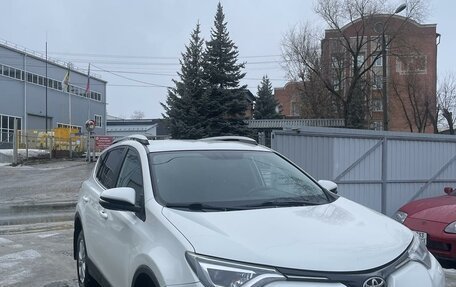 Toyota RAV4, 2017 год, 2 650 000 рублей, 2 фотография