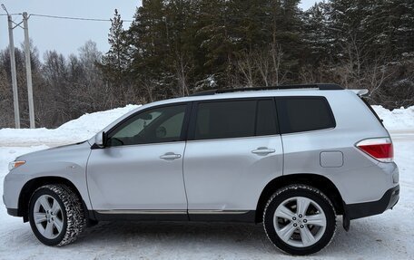 Toyota Highlander III, 2013 год, 2 800 000 рублей, 3 фотография