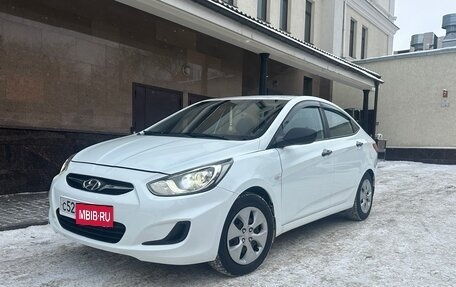 Hyundai Solaris II рестайлинг, 2013 год, 1 149 000 рублей, 2 фотография