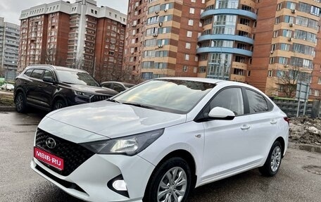 Hyundai Solaris II рестайлинг, 2021 год, 1 500 000 рублей, 1 фотография