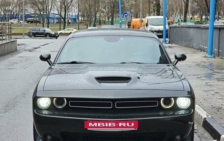 Dodge Challenger III рестайлинг 2, 2020 год, 7 800 000 рублей, 6 фотография