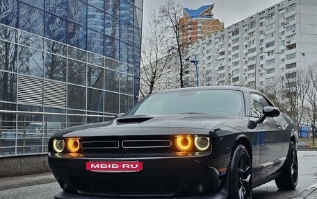 Dodge Challenger III рестайлинг 2, 2020 год, 7 800 000 рублей, 20 фотография