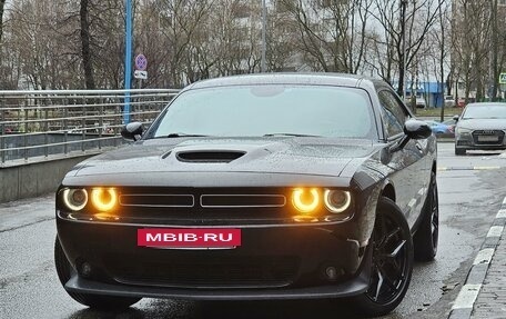 Dodge Challenger III рестайлинг 2, 2020 год, 7 800 000 рублей, 22 фотография