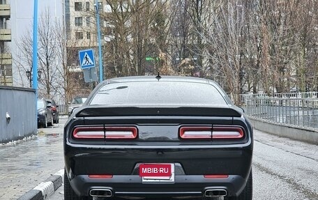 Dodge Challenger III рестайлинг 2, 2020 год, 7 800 000 рублей, 29 фотография