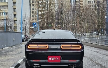 Dodge Challenger III рестайлинг 2, 2020 год, 7 800 000 рублей, 31 фотография