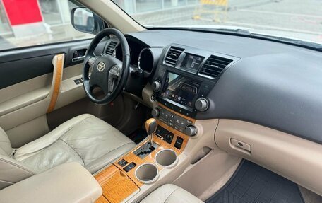 Toyota Highlander III, 2009 год, 1 690 000 рублей, 17 фотография