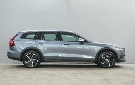 Volvo V60 II, 2021 год, 4 570 000 рублей, 5 фотография