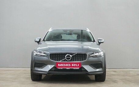 Volvo V60 II, 2021 год, 4 570 000 рублей, 2 фотография