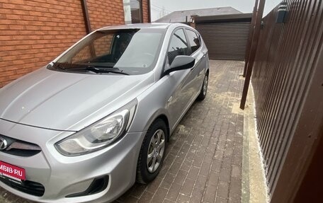 Hyundai Solaris II рестайлинг, 2011 год, 780 000 рублей, 4 фотография