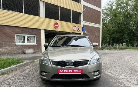 KIA cee'd I рестайлинг, 2010 год, 675 000 рублей, 2 фотография