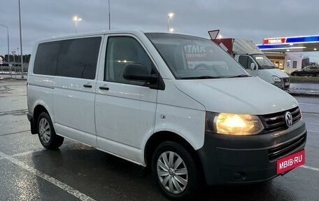 Volkswagen Transporter T5 рестайлинг, 2012 год, 2 050 000 рублей, 2 фотография