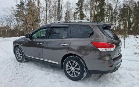 Nissan Pathfinder, 2015 год, 1 620 000 рублей, 2 фотография