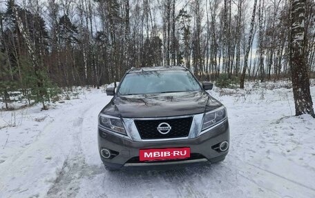 Nissan Pathfinder, 2015 год, 1 620 000 рублей, 5 фотография