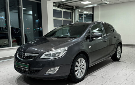 Opel Astra J, 2010 год, 722 000 рублей, 1 фотография